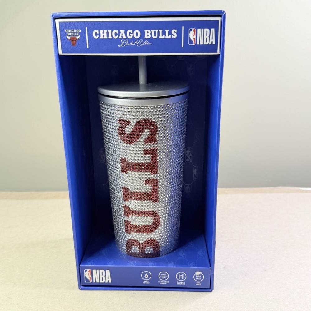 CHICAGO BULLS Bling 25oz LIMITED EDITION Steel Tumbler Rhinestones Hydrapeak NEW